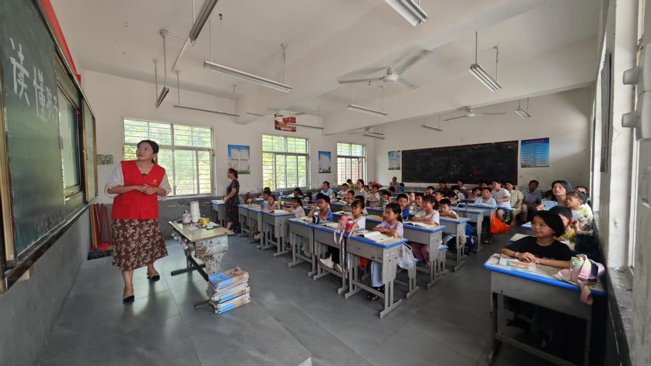 新蔡县古吕街道北湖小学开展家校共育讲座