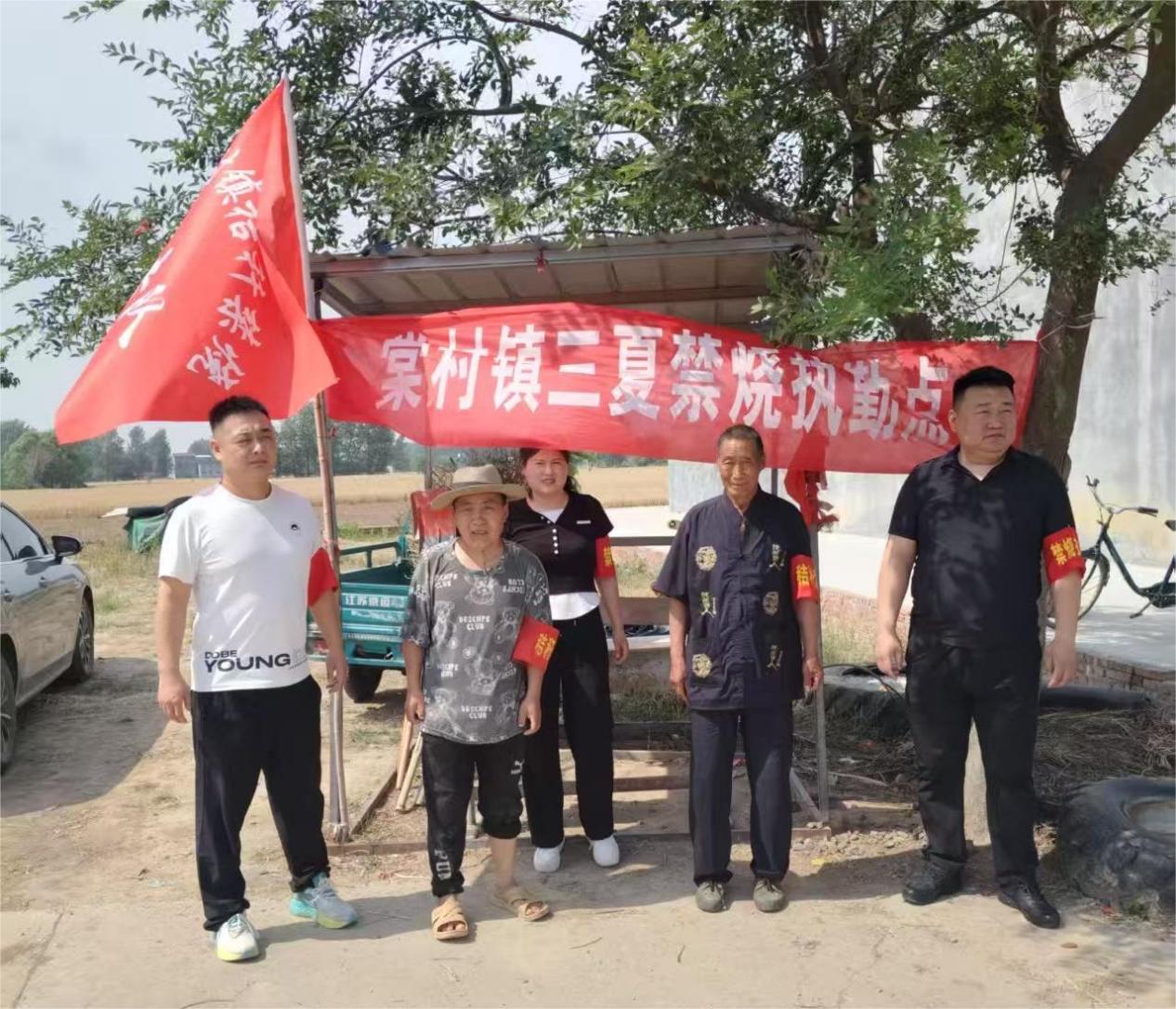 新蔡县棠村镇人大代表助力夏季秸秆禁烧工作